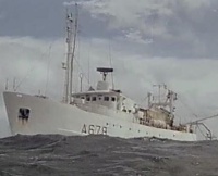 Le Bâtiment de Recherche Océanique La Coquille, navire du Service Mixte de Contrôle Biologique.
